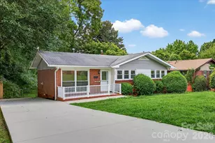 2221 Ludlow Dr, Charlotte, NC 28216 - Photo 2