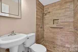 2221 Ludlow Dr, Charlotte, NC 28216 - Photo 20