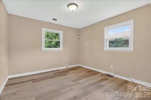 2221 Ludlow Dr, Charlotte, NC 28216 - Photo 16