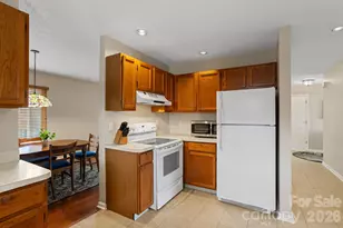 551 Woodfield Ln, Hendersonville, NC 28791 - Photo 8