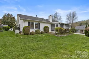 551 Woodfield Ln, Hendersonville, NC 28791 - Photo 14