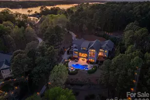 18321 Rosapenny Rd, Charlotte, NC 28278 - Photo 2