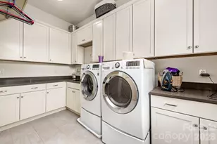 18321 Rosapenny Rd, Charlotte, NC 28278 - Photo 16