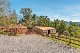 40 Chambers Dr, Weaverville, NC 28787 - Photo 2