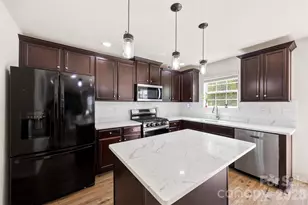 4715 McClure Rd, Charlotte, NC 28216 - Photo 4