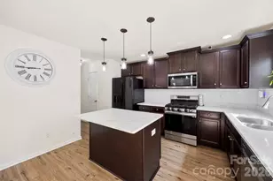 4715 McClure Rd, Charlotte, NC 28216 - Photo 6