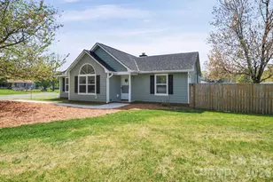 2020 Fieldridge Ln, Monroe, NC 28110 - Photo 2