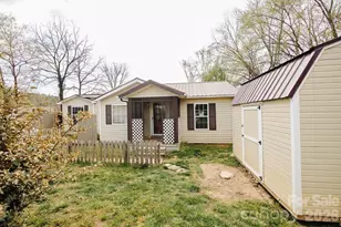 69 W Crawford St, Old Fort, NC 28762 - Photo 2