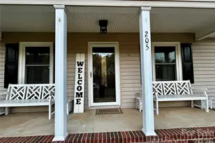 205 Linville Ct, Bessemer City, NC 28016 - Photo 2