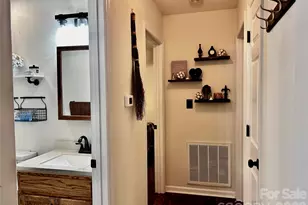 205 Linville Ct, Bessemer City, NC 28016 - Photo 24