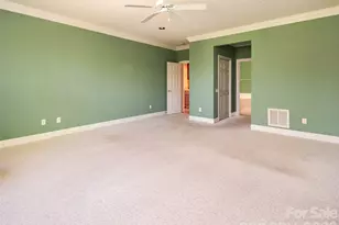 124 Towne Pl Dr, Hendersonville, NC 28792 - Photo 14