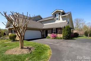 124 Towne Pl Dr, Hendersonville, NC 28792 - Photo 1