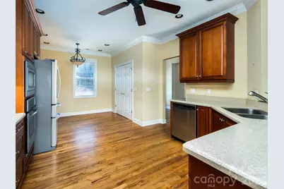 124 Towne Place Drive, Hendersonville, NC 28792 - Photo 6