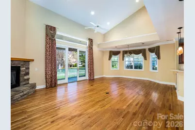 124 Towne Place Drive, Hendersonville, NC 28792 - Photo 4