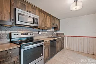 838 Hidden Valley Rd, Clyde, NC 28721 - Photo 20