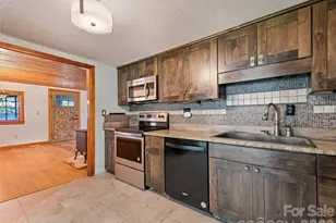838 Hidden Valley Rd, Clyde, NC 28721 - Photo 20