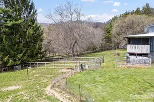 838 Hidden Valley Rd, Clyde, NC 28721 - Photo 14