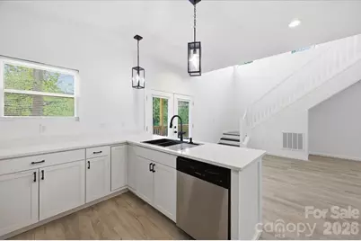 1413 Hateras Avenue, Charlotte, NC 28216 - Photo 10