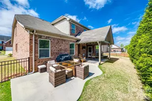 324 Kerrydale Ct, Clover, SC 29710 - Photo 4