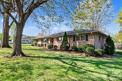 201 N Pine Street, Lowell, NC 28098 - Photo 2