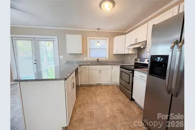 290 Salem Avenue, Dallas, NC 28034 - Photo 2