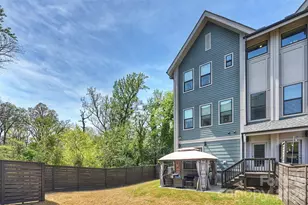 1500 Hawthorne Ln, Charlotte, NC 28205 - Photo 2