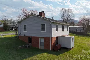 309 Morehead Dr, Marion, NC 28752 - Photo 8