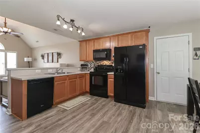 5867 Sunset View Lane, Catawba, NC 28609 - Photo 8