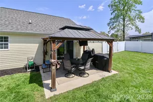 5867 Sunset View Ln, Catawba, NC 28609 - Photo 18