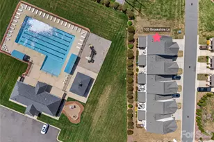 105 Brookshire Ln, Statesville, NC 28677 - Photo 2