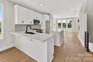 150 Red Azalea Ln, Charlotte, NC 28217 - Photo 2
