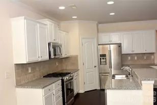 504 Twelve Oaks Ln, Fort Mill, SC 29708 - Photo 8