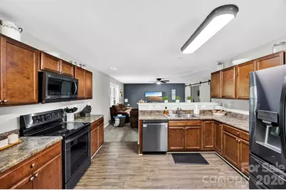 5045 Ashley Place Drive, Bessemer City, NC 28016 - Photo 10