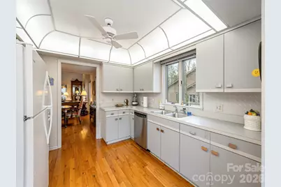 601 Red Oak Drive, Hendersonville, NC 28791 - Photo 14