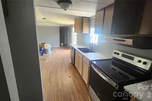 802 W 15th St, Newton, NC 28658 - Photo 8