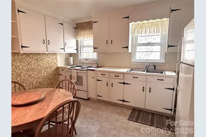 4728 Grasset Avenue, Charlotte, NC 28269 - Photo 10