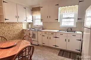 4728 Grasset Ave, Charlotte, NC 28269 - Photo 10