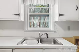 4728 Grasset Ave, Charlotte, NC 28269 - Photo 12