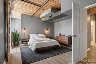 201 S Hoskins Rd, Charlotte, NC 28208 - Photo 2