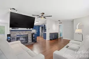 605 Ridgewood Ct, Mount Holly, NC 28120 - Photo 4