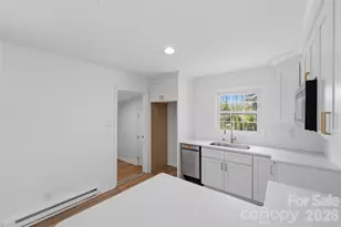 5906 Whitingham Dr, Charlotte, NC 28215 - Photo 14