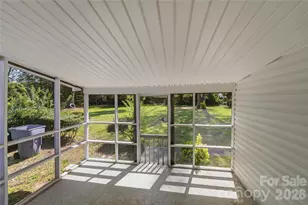 5906 Whitingham Dr, Charlotte, NC 28215 - Photo 28