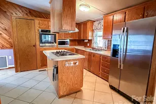 2746 Orangewood Ln, Newton, NC 28658 - Photo 14