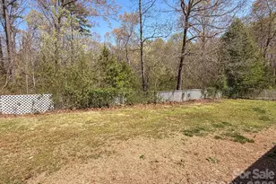 2746 Orangewood Ln, Newton, NC 28658 - Photo 32