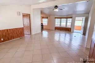 2746 Orangewood Ln, Newton, NC 28658 - Photo 14