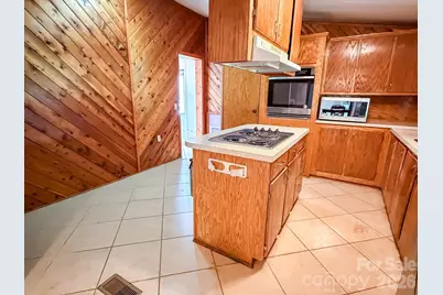 2746 Orangewood Lane, Newton, NC 28658 - Photo 20