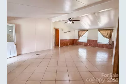 2746 Orangewood Lane, Newton, NC 28658 - Photo 18