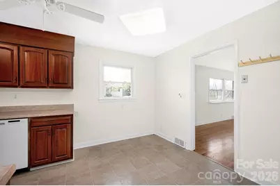 8 N Pershing Road, Asheville, NC 28805 - Photo 10