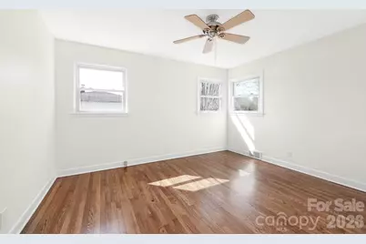 8 N Pershing Road, Asheville, NC 28805 - Photo 14