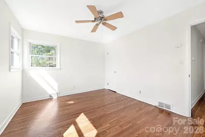 8 N Pershing Road, Asheville, NC 28805 - Photo 16